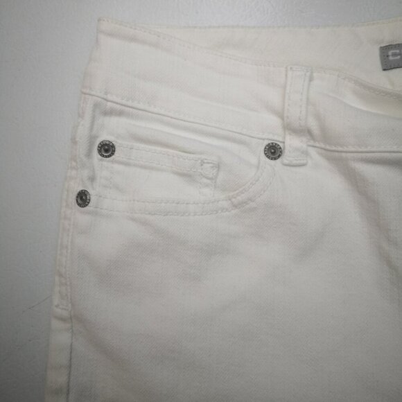 Chico's Platinum Ladies Size 0.5 Reg. (approx. size 6 US) White Bootcut Jeans - Picture 6 of 14